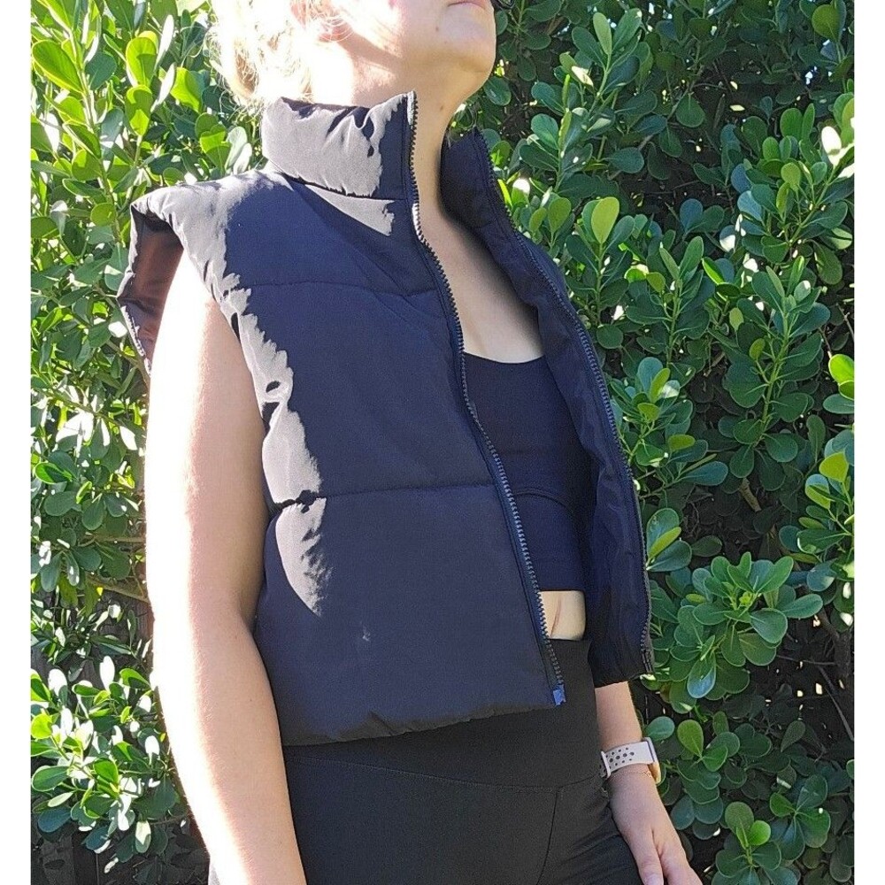SHEIN Black Cropped Puffer Vest Size M Zip Front High Neck